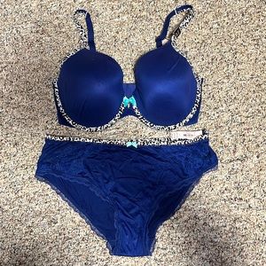 Body By Victoria Lined Perfect Coverage Bra and panties set.  34DDD and Large